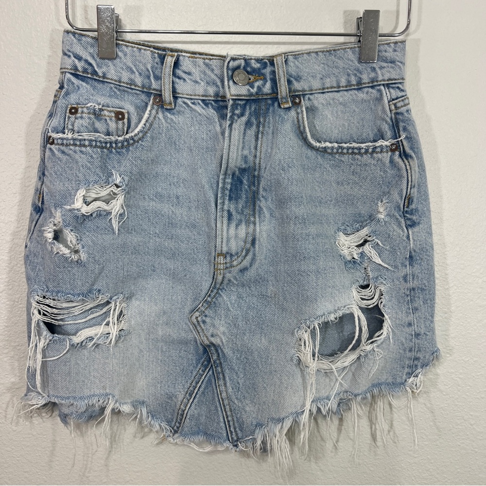 Pilcro Anthropologie Distressed Denim Mini Skirt Light Wash Raw Hem 2 - Picture 2 of 8